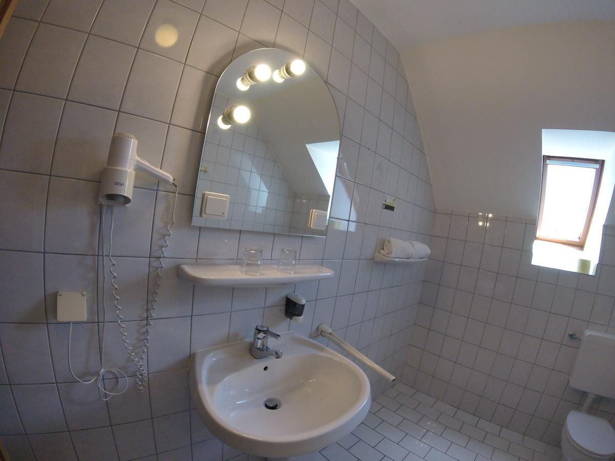 Gasthof Zum Lindenhof Bad Radkersburg Room photo